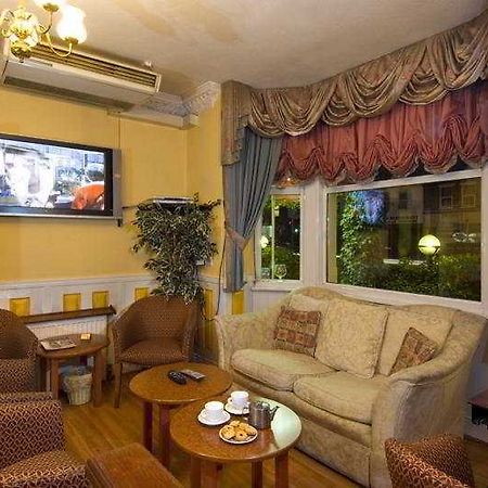 Welche sind die besten Hotels in der Nähe von Basildon Park? Reading Exterior foto